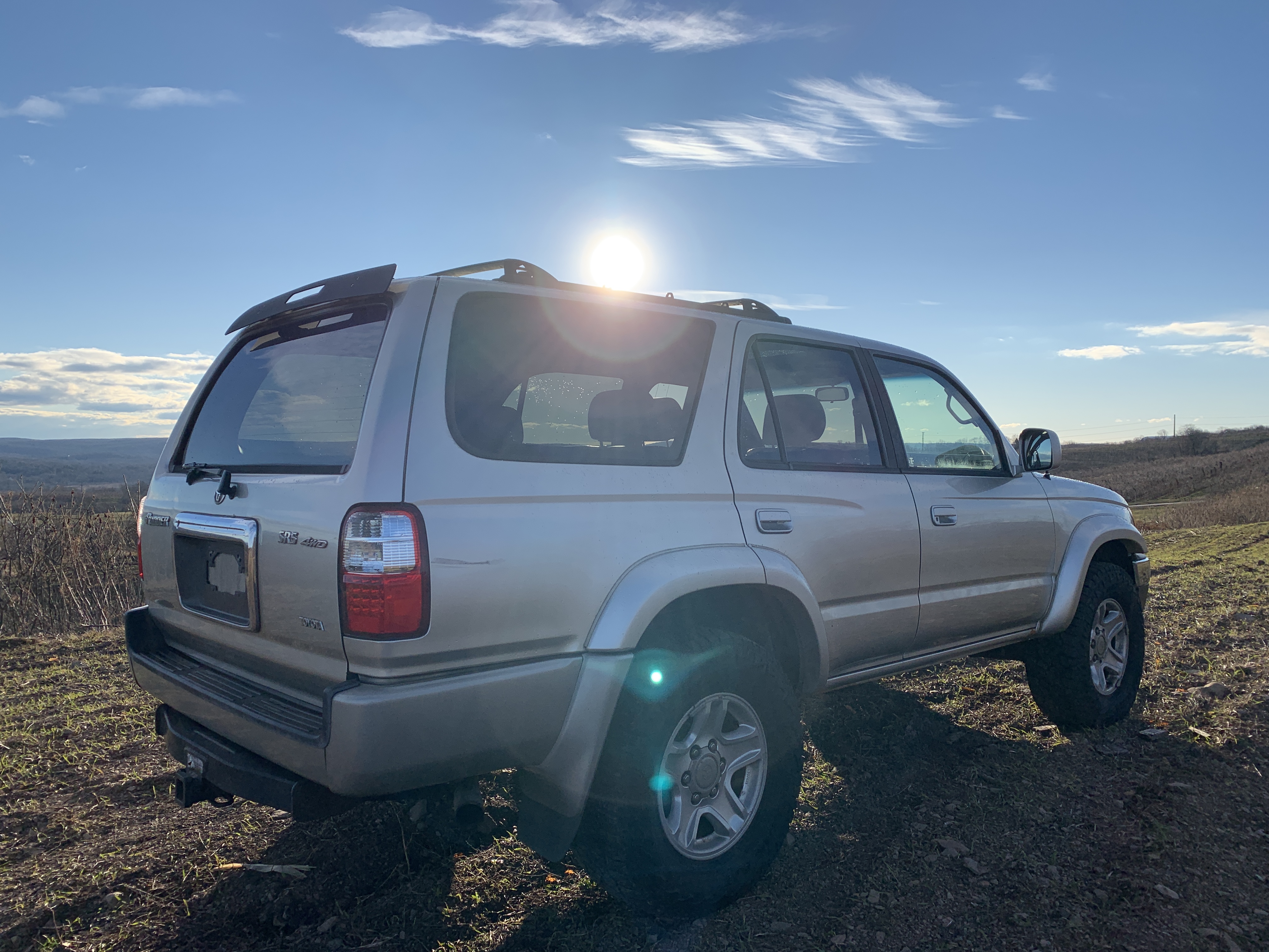 2002 Toyota 4Runner SR5 THIRD GENERATION - 3rd Gen 3.4L V6 4×4 - BEAUTIFUL - RUNS GREAT - HIGH MECHANICAL BASELINE - New Timing Belt, New Waterpump, New Head Gaskets, New Radiator, New Alternator, New Brakes, New Valve Cover Gaskets, New Wildpeak Tires, New Shocks, New Muffler / Exhaust, New HID Headlights, Frame is Clean and solid, Cleaned and Undercoated - MORE — photo 9